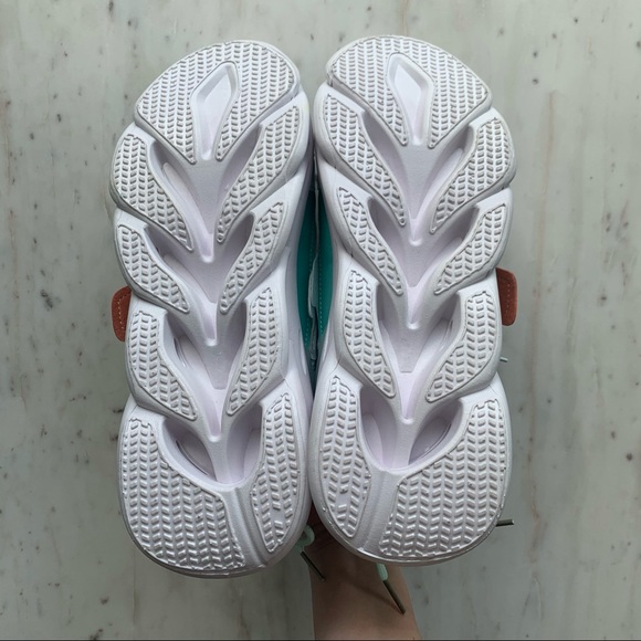 NWOT - BASSO Hidalgo Sneaker - size 9 (men’s) - Picture 11 of 11